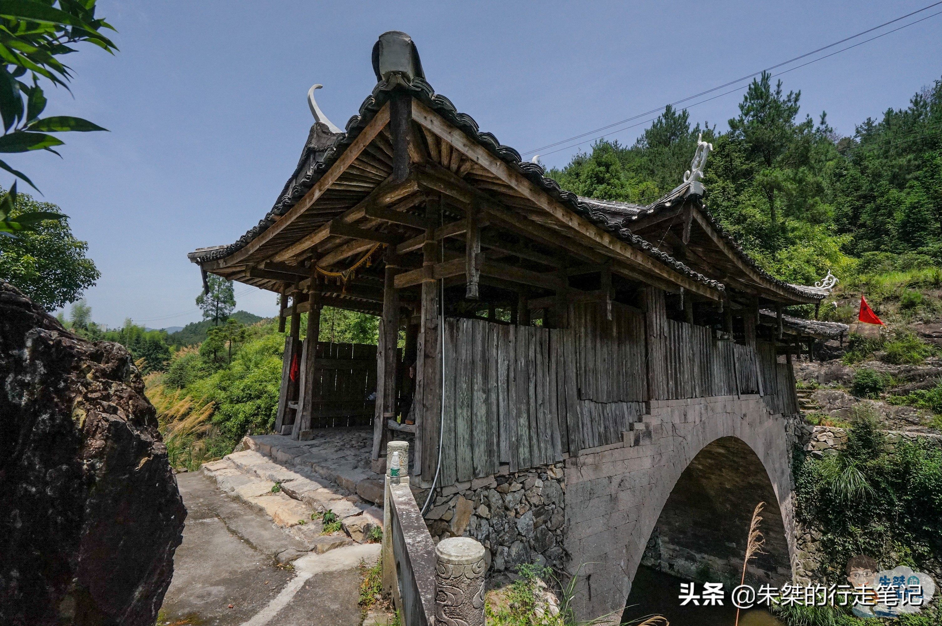 泗溪一座国保级石拱木廊桥，不仅造型稳重优美，而且防火等级颇高