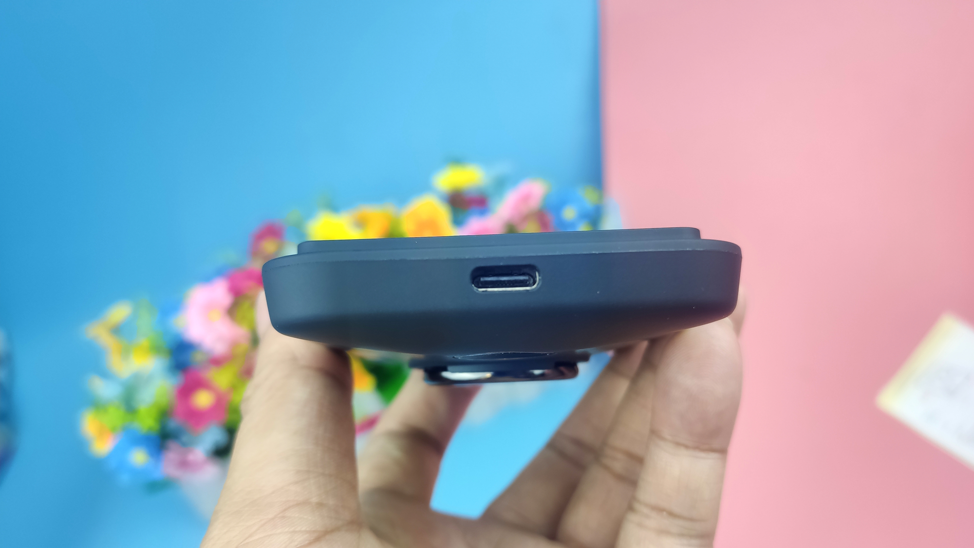 解决充电焦虑，一贴即充，iWALK 磁吸充电宝