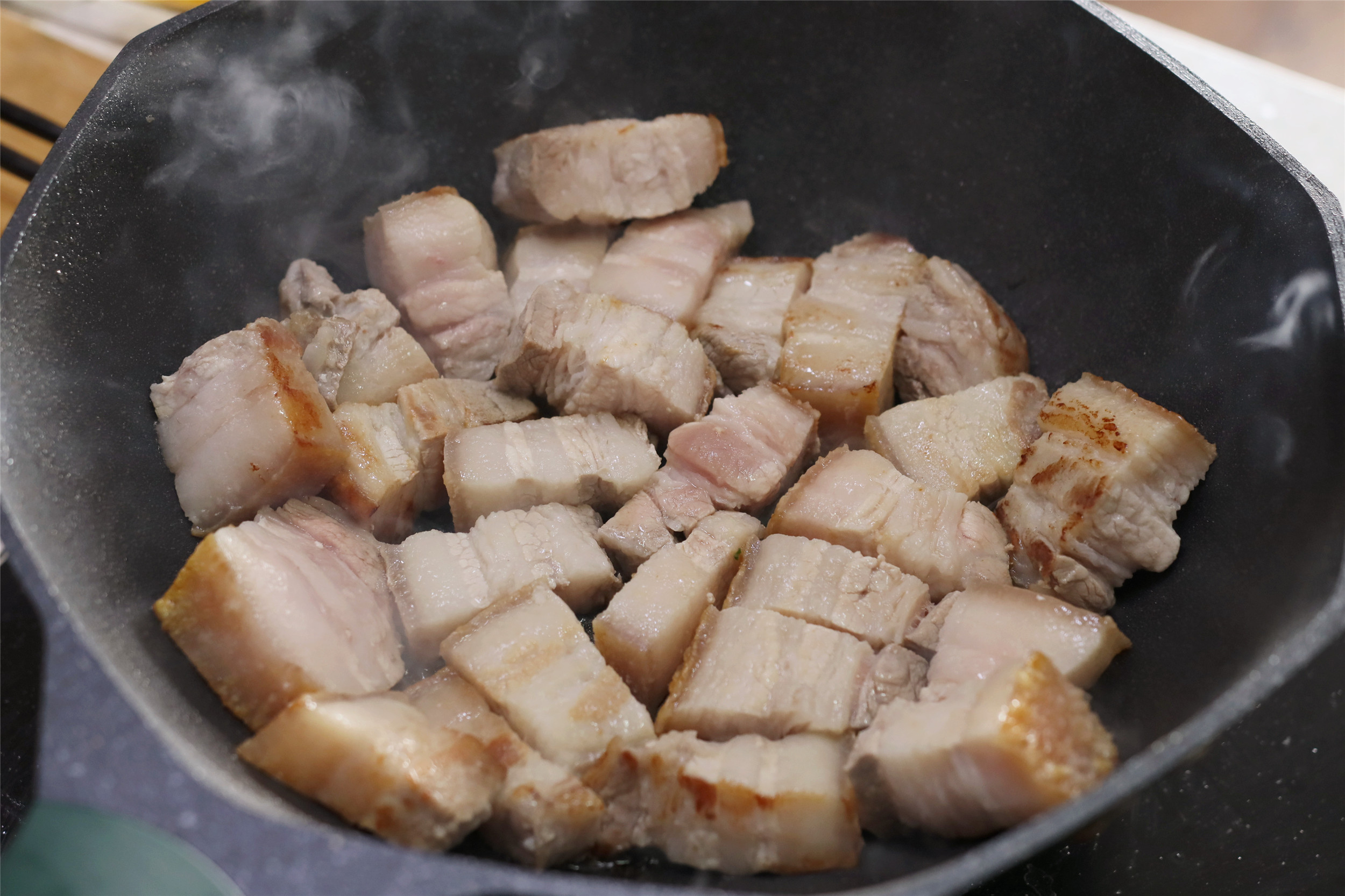 做紅燒肉，記住3個關鍵步驟，入口即化，肥而不膩，傳統老經驗