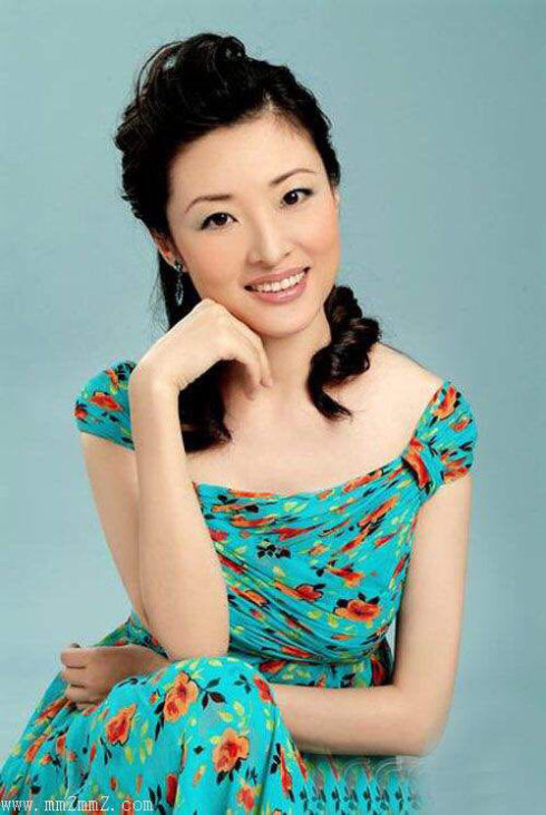 知名主持人美照一册，欣赏