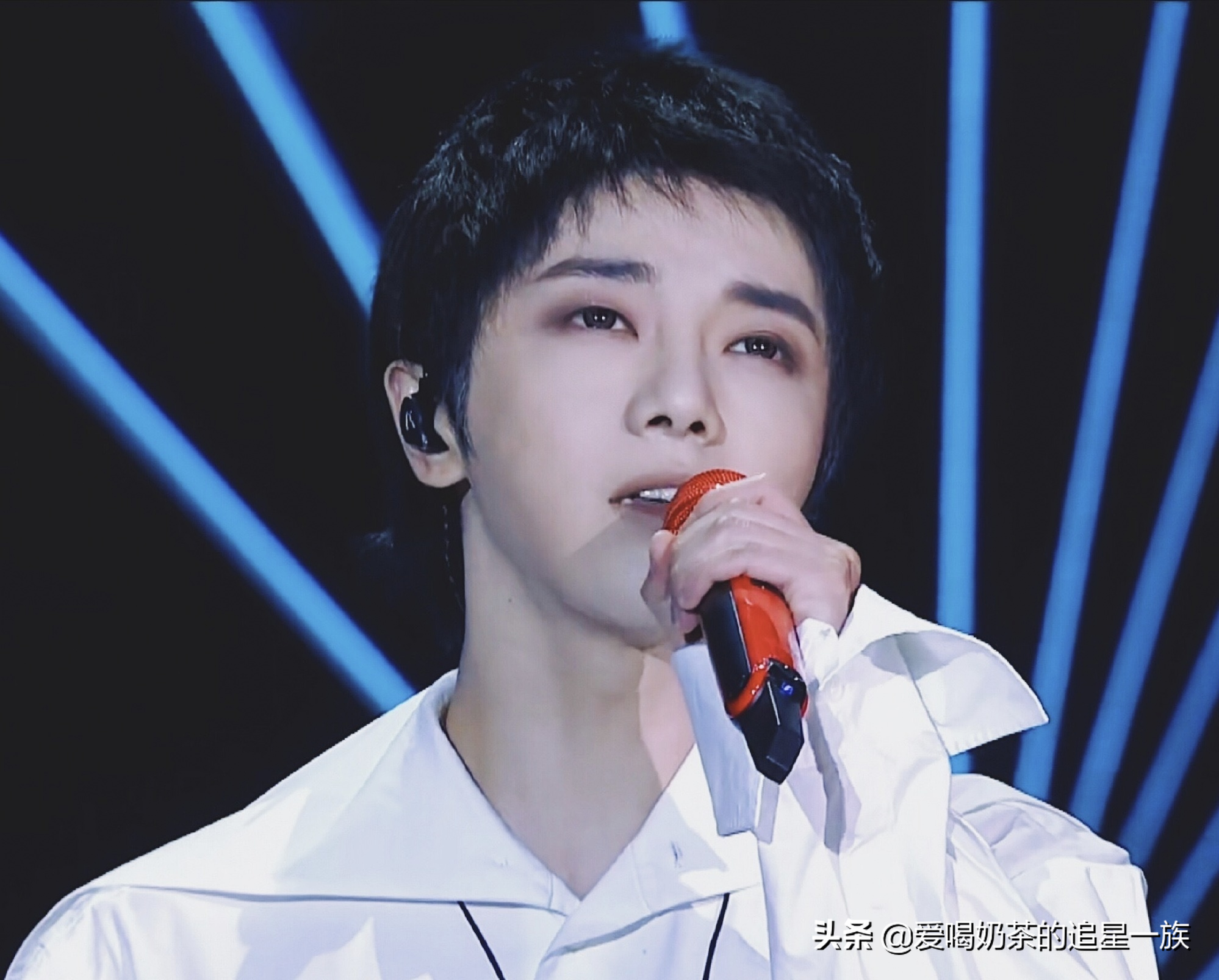 华晨宇：曾经想过从阳台上往下跳，但终究舍不得世间的些许美好