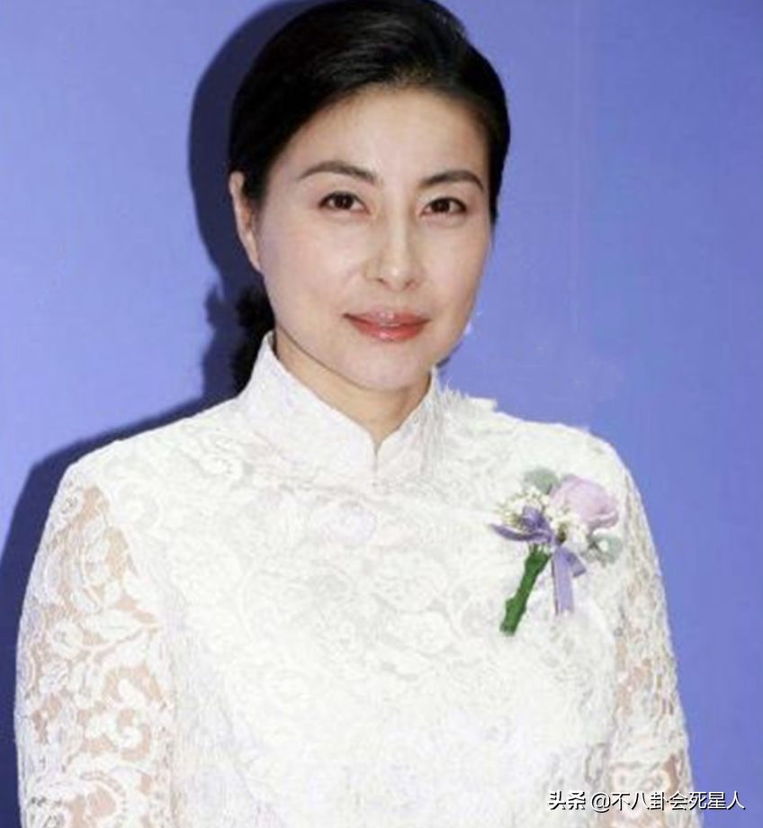 豪門少爺變小保姆，郭晶晶去東京霍啟剛小心伺候，結婚9年如新婚