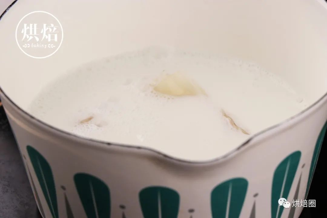 埋进椰香奶油慕斯里的芋泥卷 光看介绍就知道就多好吃了