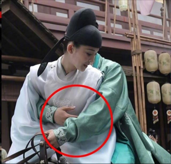 Graceful plunge into is Wei Zhou made in play " touch a breast " ? The man is denied do not respect actress, graceful plunge into doubt to be like a response