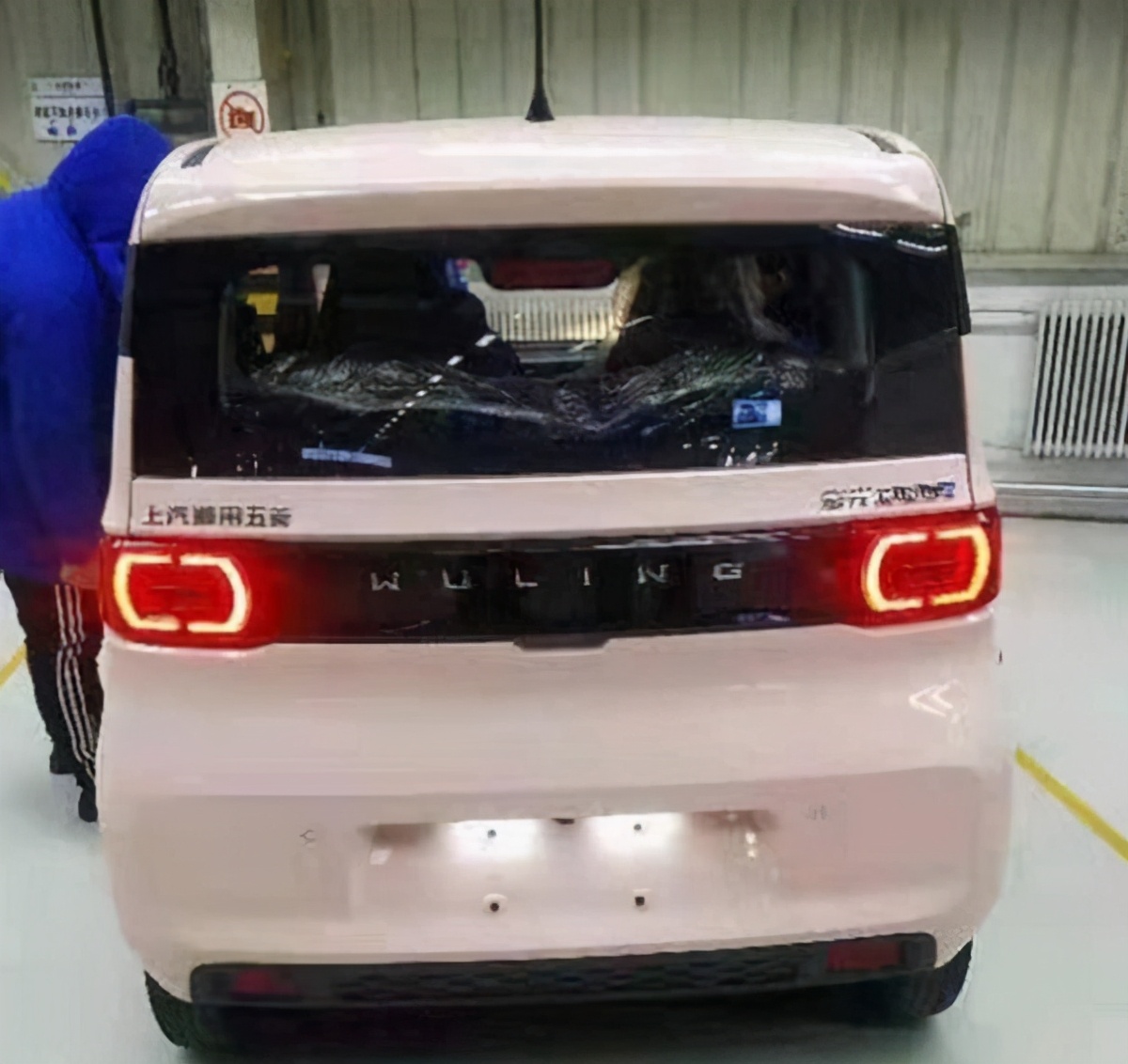 虽然不愁卖但依然很努力 新款五菱宏光MINI EV曝光