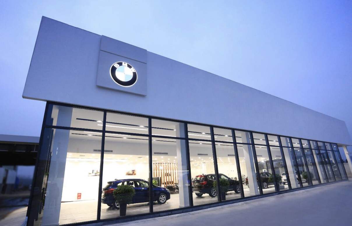 4s店要黄,特斯拉带来的直营模式买车会更便宜吗?网友们各有意见