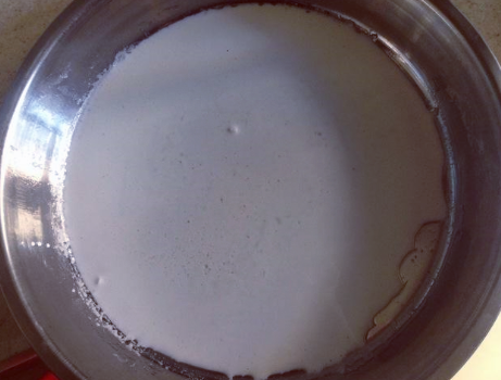 图片[2]-想吃凉粉在家做 1碗淀粉6碗水 凉粉滑嫩有弹性 做法很简单-起舞食谱网