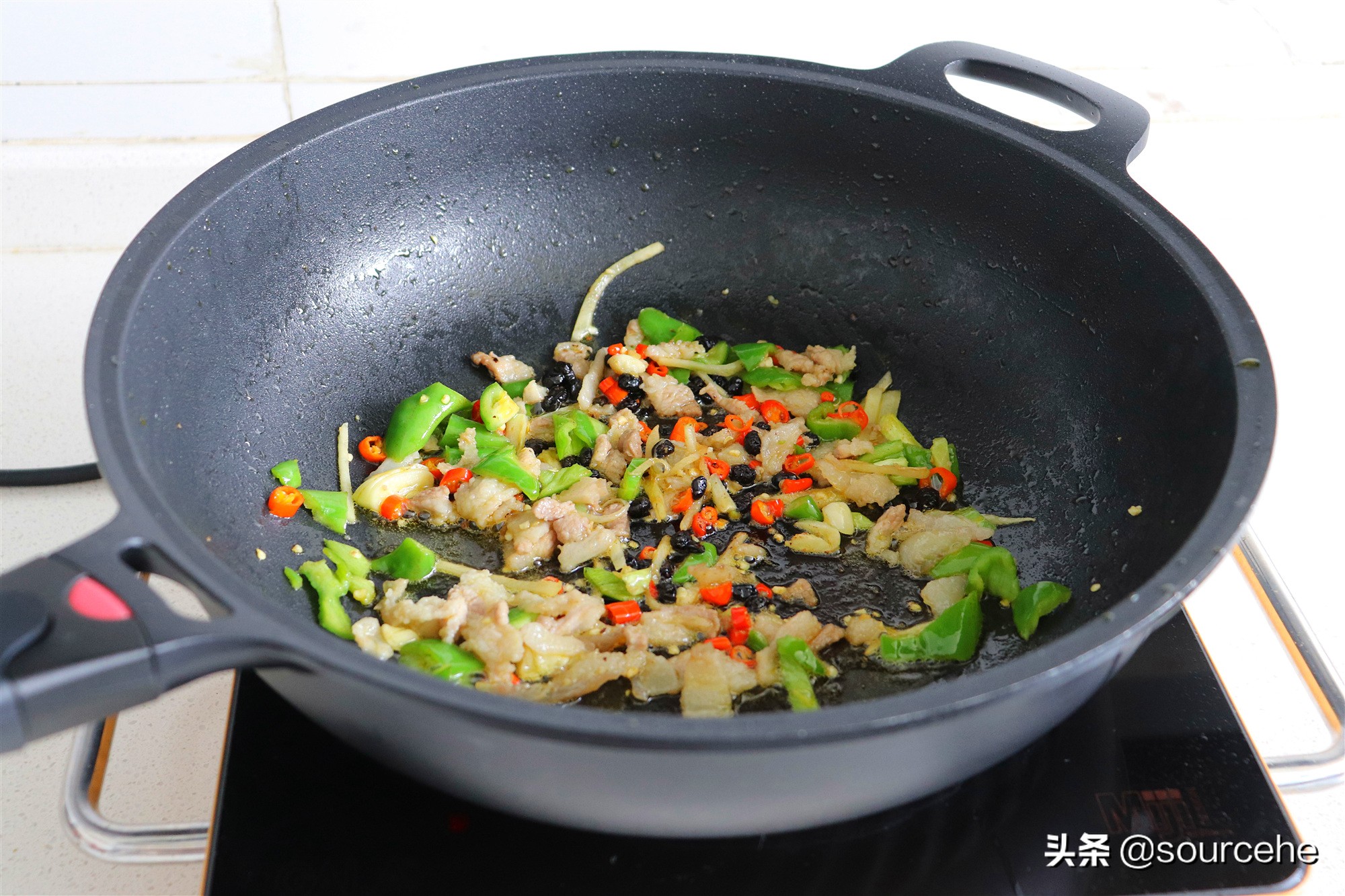 教你做正宗的粤菜茄子煲，软烂入味、香辣可口，搭配米饭吃太香了