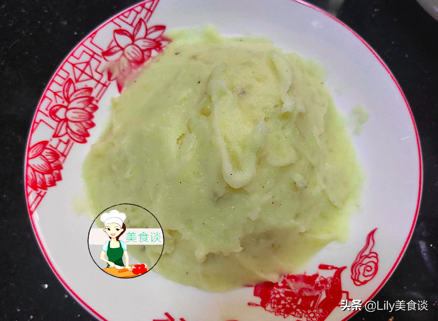 入秋后，这素菜是儿子的最爱，绵滑细腻，拿肉都不换，又香又解馋