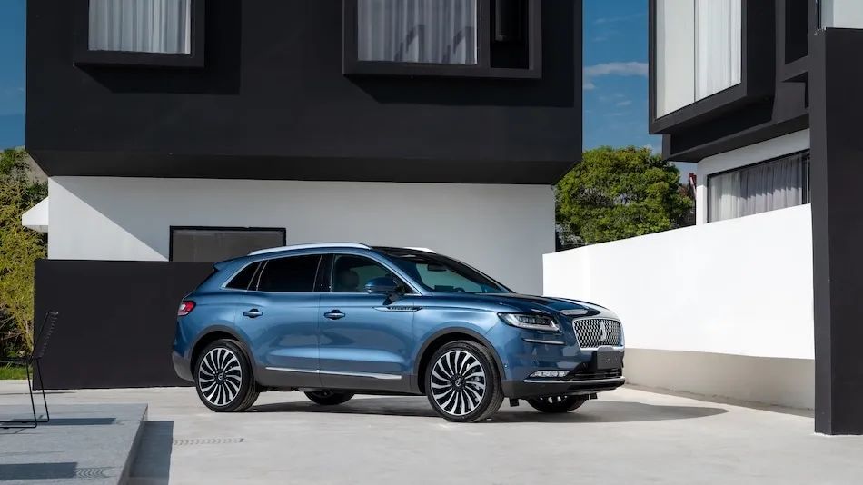 2.7T V6、22向座椅调节、35个声学包，看航海家的豪华