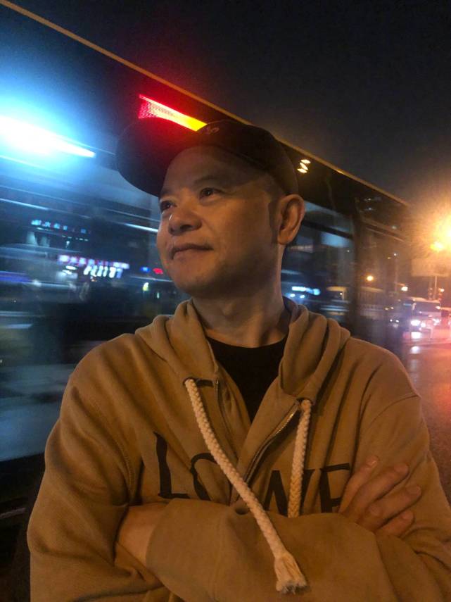 黄子韬悲痛发文：“我一辈子都不会让我爸失望”！粉丝留言太暖心
