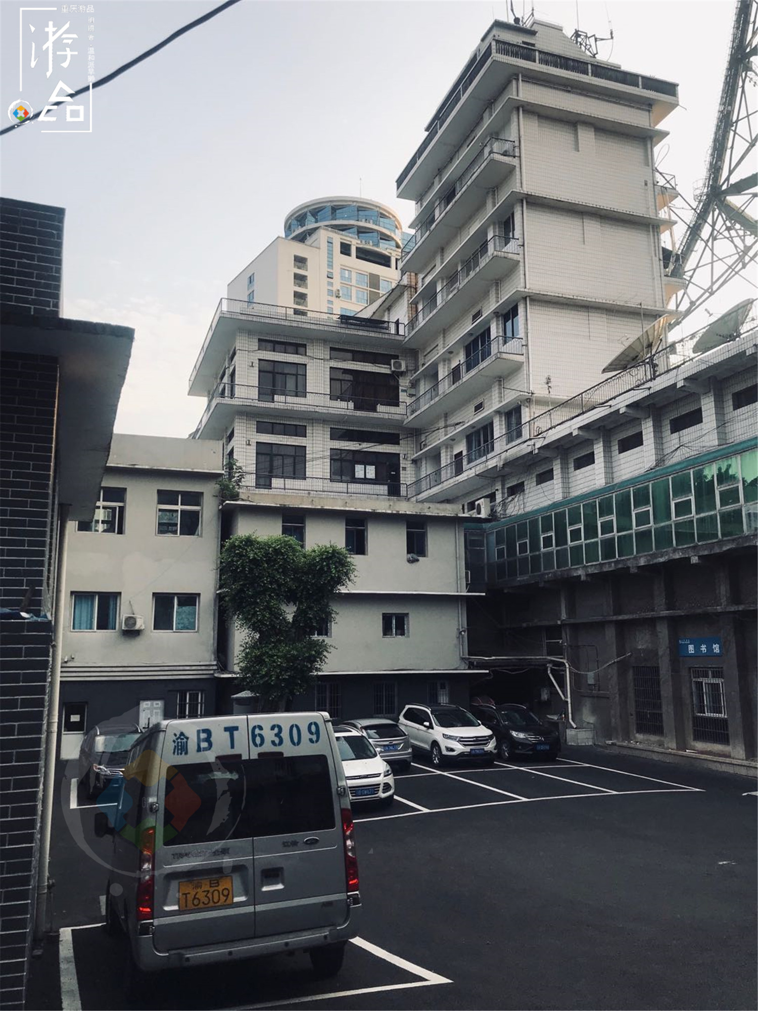 日本人评价重庆肖家湾，通往电视塔的坡道，被称神似宫崎骏的电影