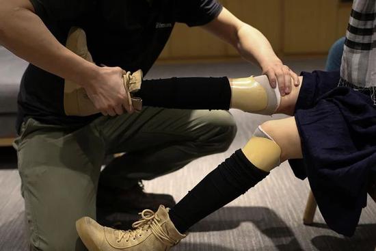 汶川地震中的“断腿舞者”廖智：痛失至亲和双腿，12年后又曝新况-第9张图片-大千世界