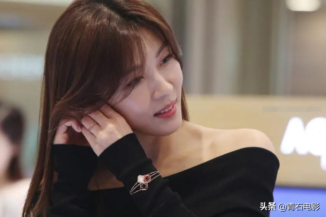 韩国女神河智苑，出道爱拍鬼片和动作片，为一