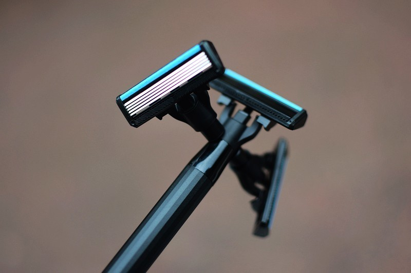 顺滑无感剃须 焕醒手动剃须刀套装