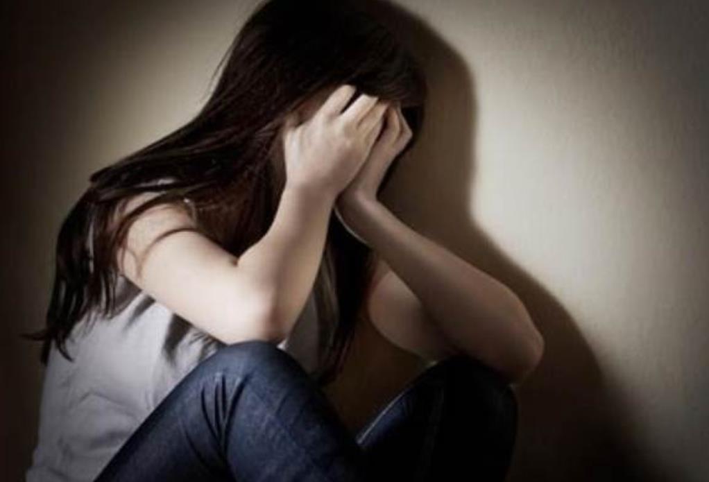 凌晨时分英国高速上出现一具女尸，女子年龄和