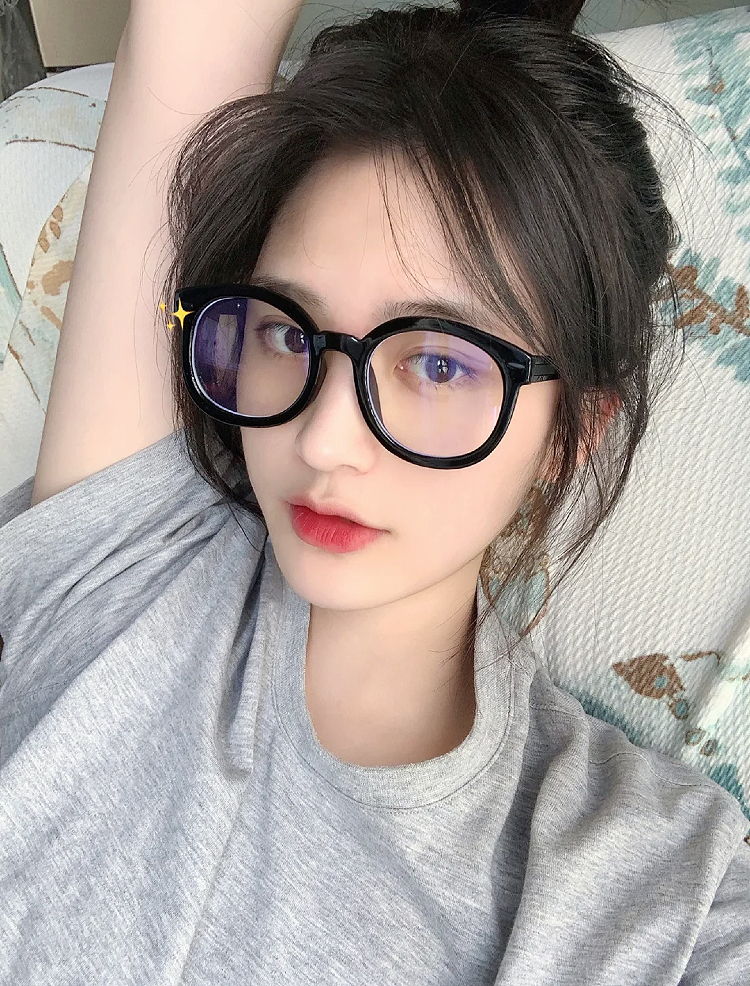 女生長期戴眼鏡與不戴眼鏡，到底有什么區別？