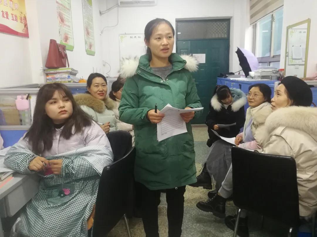 ����У԰����Ц������ÿ���ʮһС�ٰ캮�ٶ��齻����