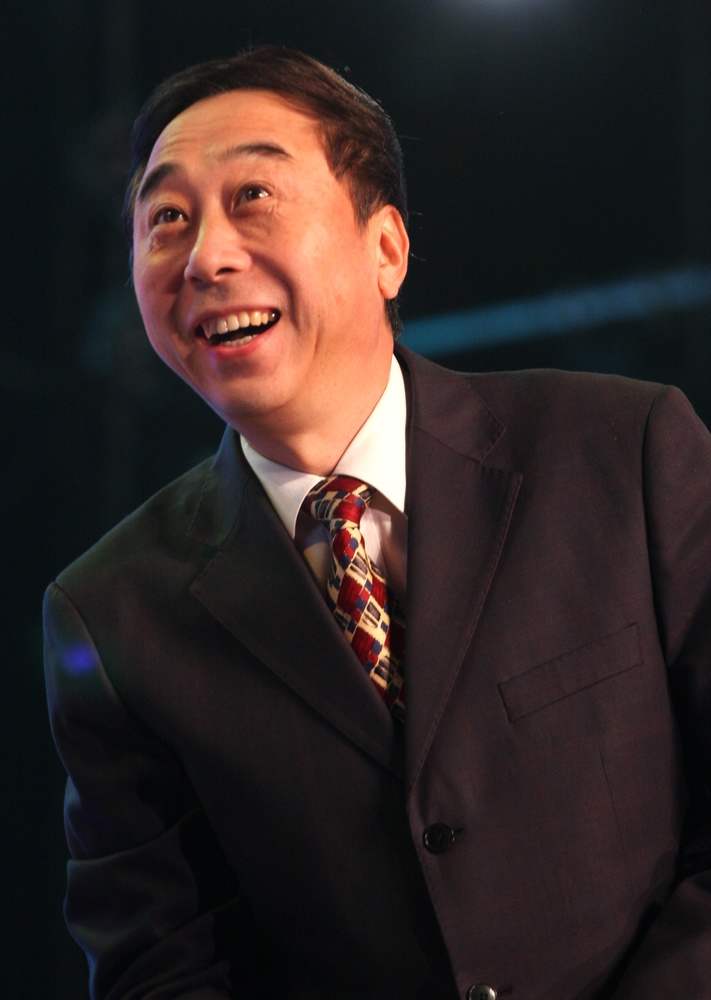 “寒门孝女”贾玲的成名秘史，和她背后的4位重要人物