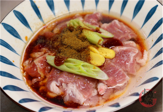 一罐雪碧倒入猪肉里，瞬间变美食，出锅全家都爱吃，太香了