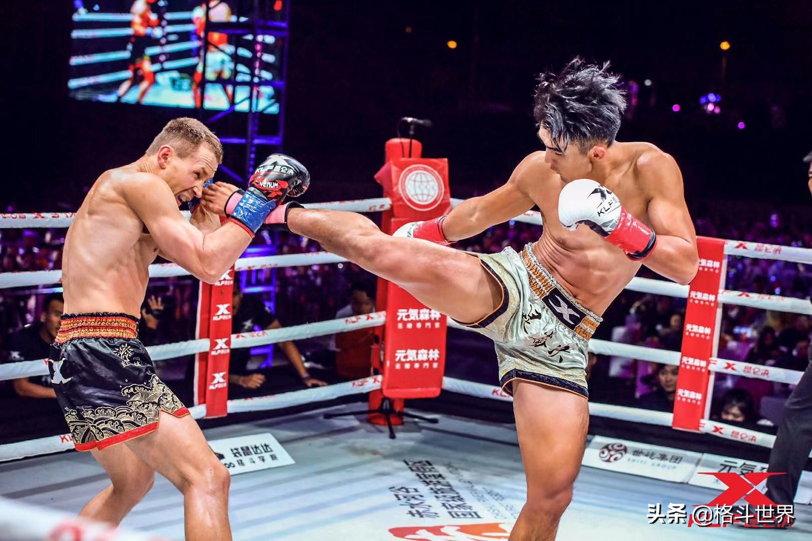 赵俊臣[10]简述:李辉在武林风的比赛上击败挑战者焦富开,两人的排名