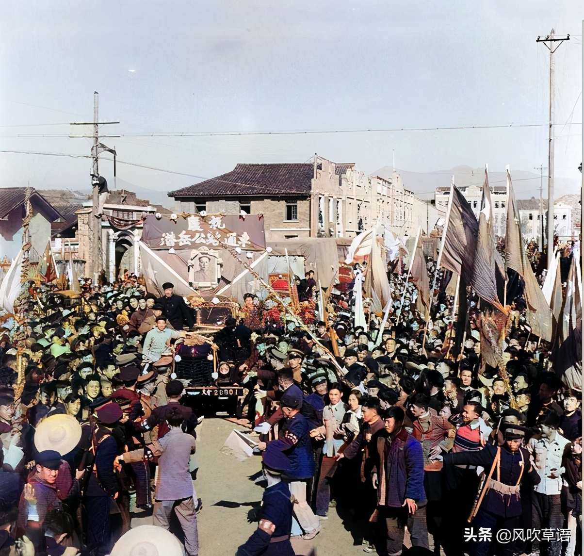 老照片1957年10月潜岳公路开通后的岳西县