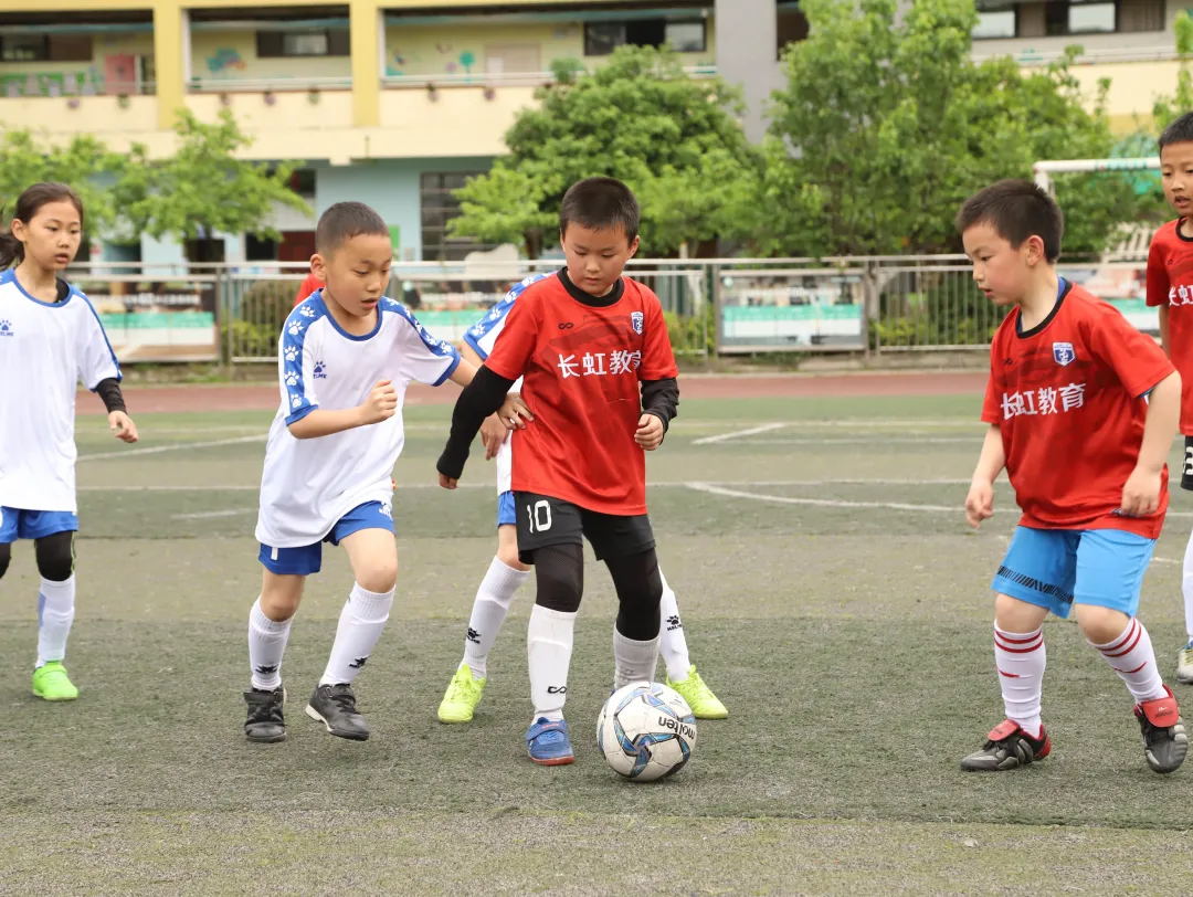 奔跑吧,足球少年——天府新区南湖小学2021班级足球联赛掠影