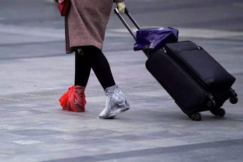 美国疫情很严重，美籍华人为何还不回国？