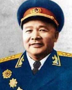 开国第二大将，养病30年，大女儿终生务农