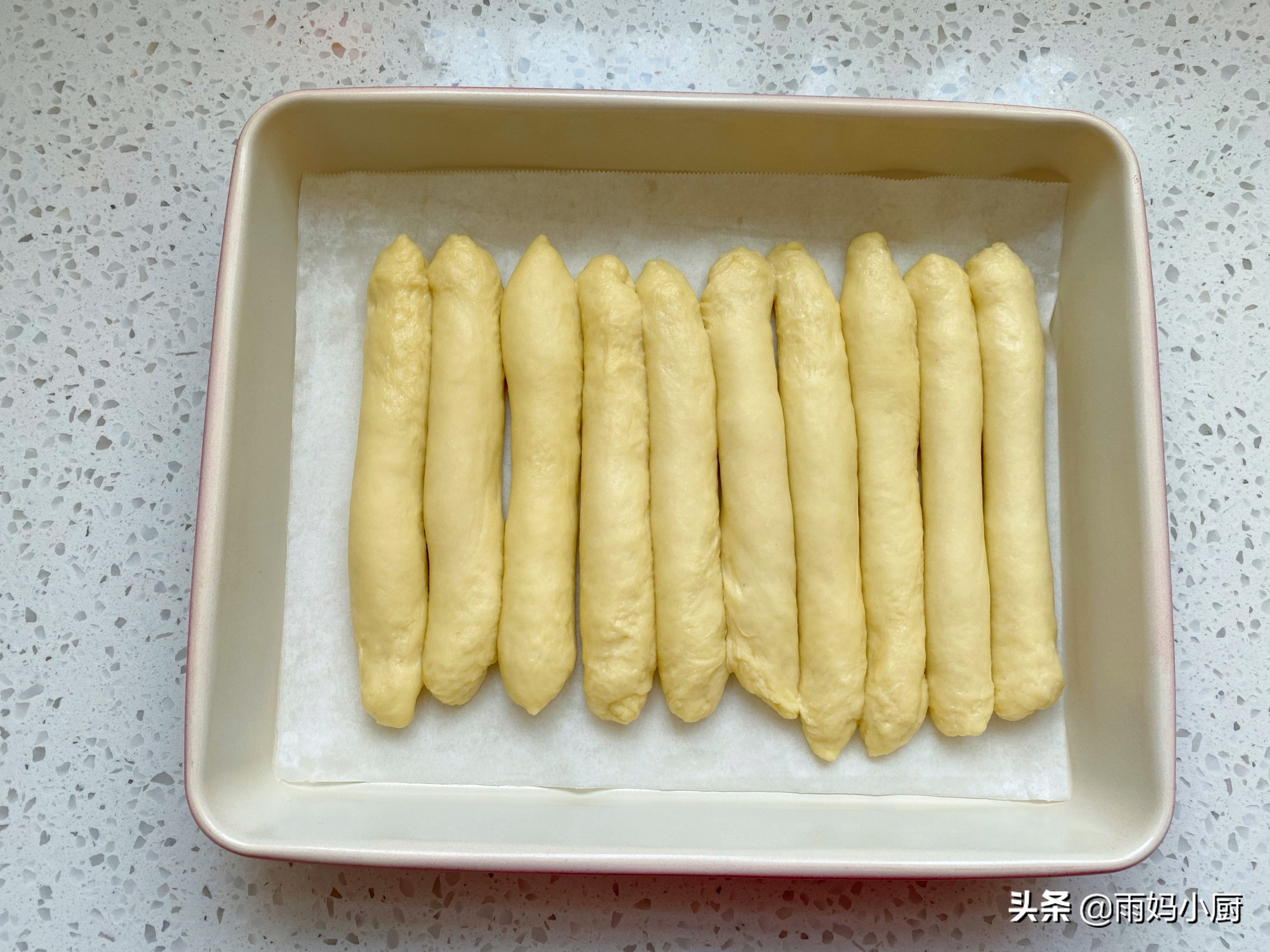 不加1滴奶，超簡單的奶排麵包，奶香濃郁鬆軟又拉絲，全家都愛吃