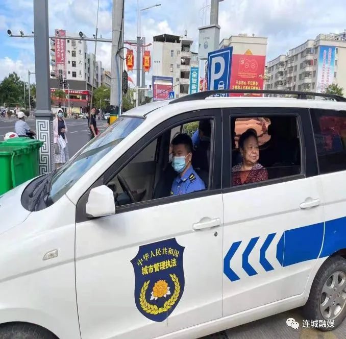 「我为群众办实事」连城县城管局：主动服务群众 助力社区疫苗接种工作