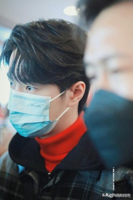 Wang Yibo shows a body CCTV spring late couplet discharges the spot! 