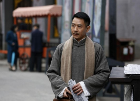 弟弟获东京影帝，哥哥凭《伪装者》走红，却无