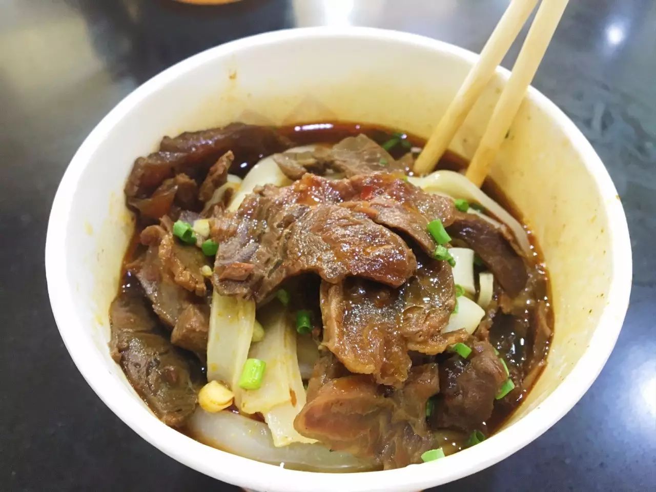 比户部巷还牛逼！藏在武汉闹市，家家都是网红店，你吃过几家？