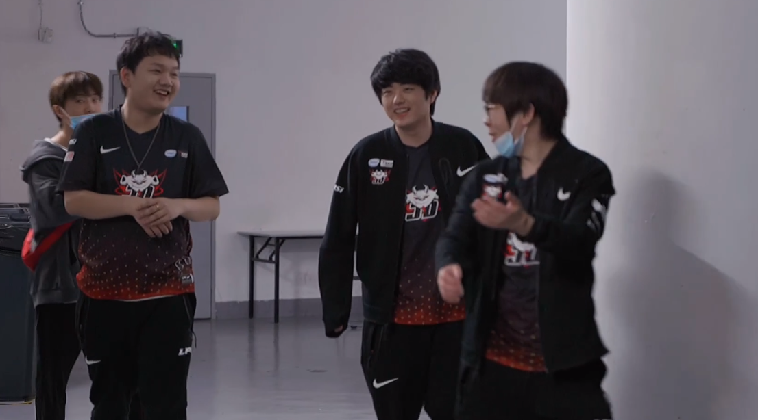 JDG terminative RNG is gotten the better of repeatedly, the Chan Xiaohu on ducal black science and technology cannot defeat solution, 