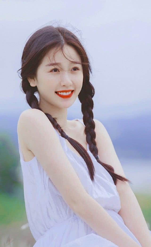 虞书欣是下一个杨超越？到底是辱没了杨超越，