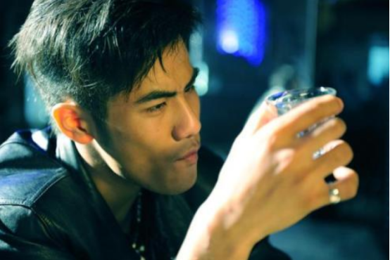90后小伙开酒吧，利用一场“啤酒畅饮活动”，每天营收10万元