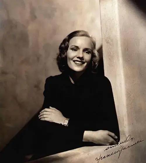 最惨女明星好莱坞：被母亲送往精神病院，囚禁