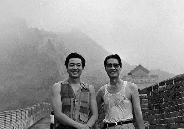蓝天野荣获七一勋章，蓝盈莹转发祝贺，网友追问：是你爷爷吗？