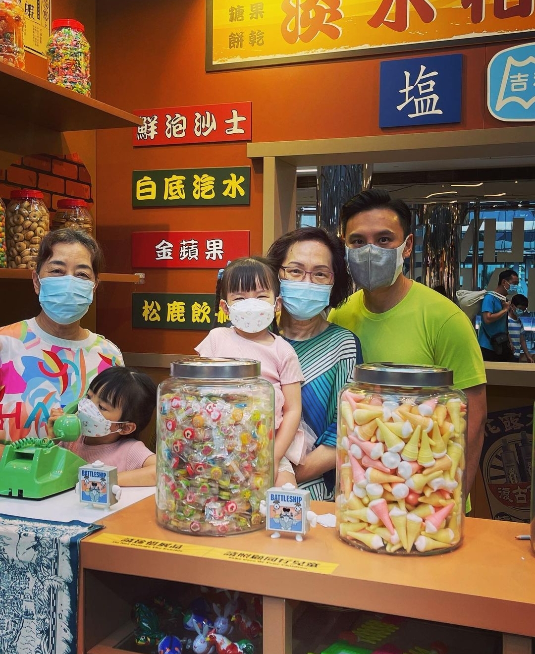 郭可颂带妈妈丈母娘和女儿度假，彰显好男人本色，熊黛林没嫁错人