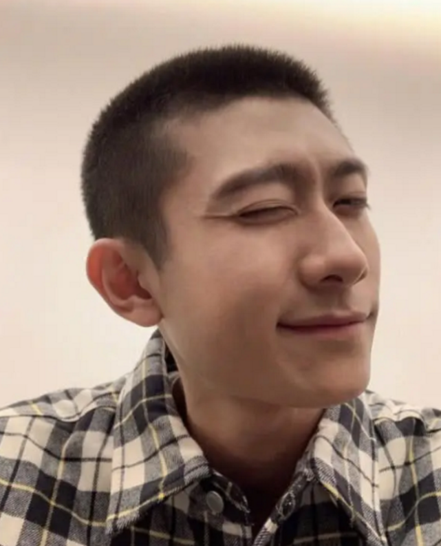 张一山发文“道歉”，只因当时眼睛模糊了，也