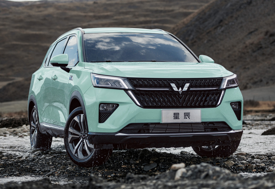 五菱又要成功了 全新suv配銀色車標 年輕運動高級 取名為星辰 小龍侃侃車 Mdeditor
