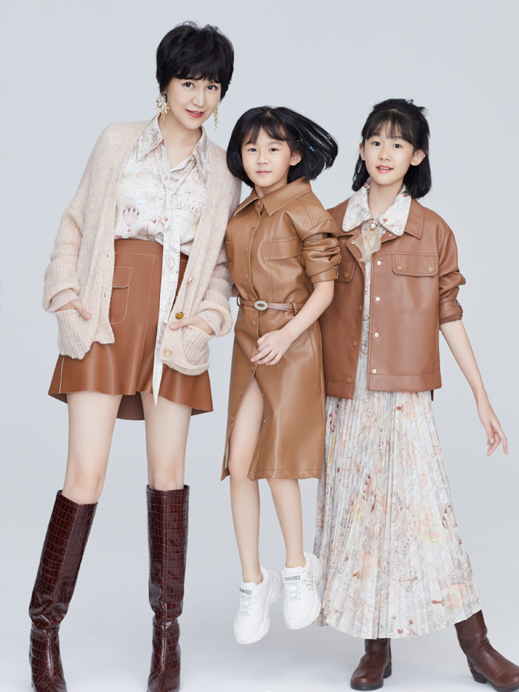 陆毅女儿愈发像鲍蕾，贝儿12岁腿真瘦成筷子！肉都长爸爸身上了