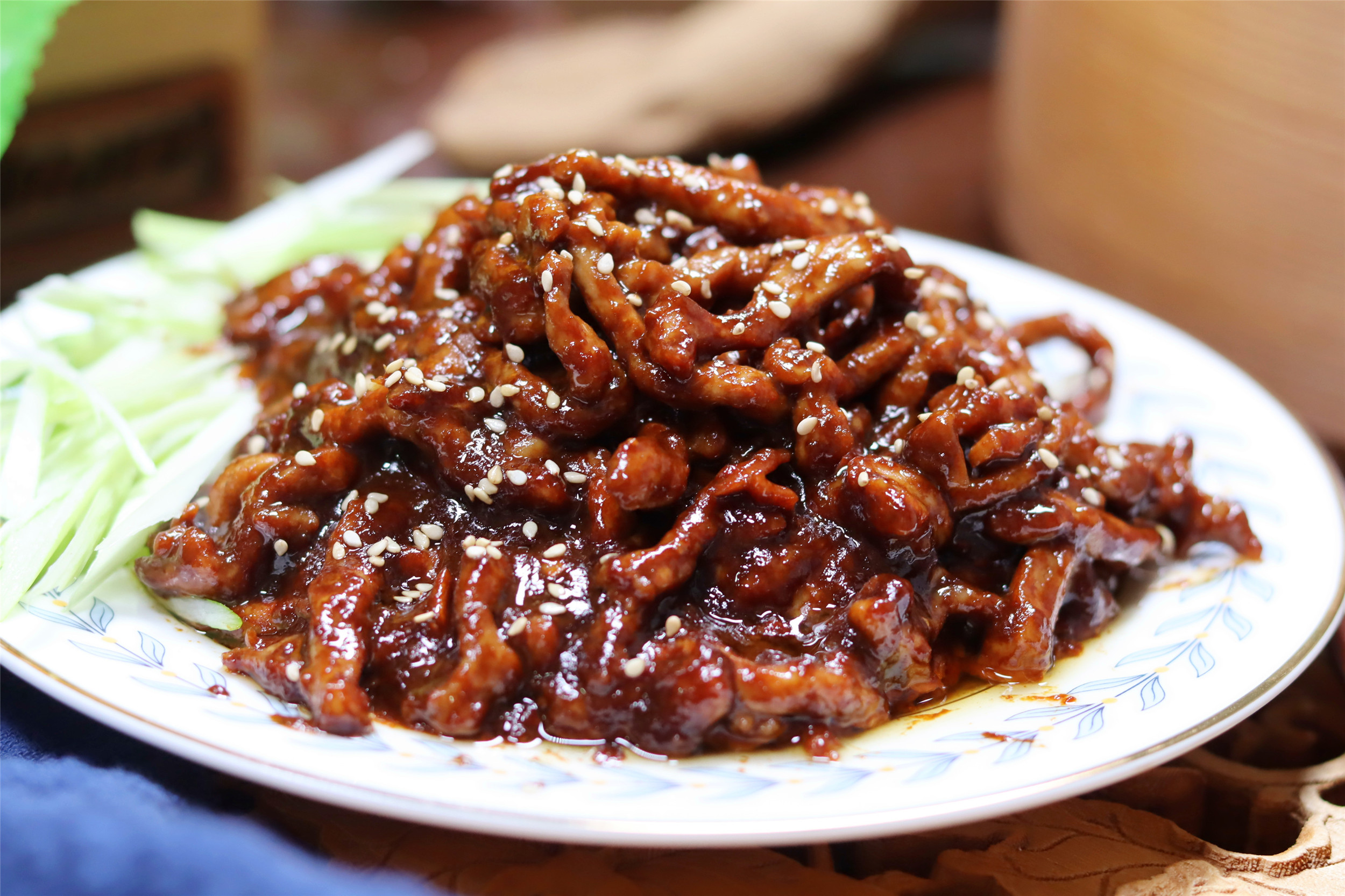 教你做拿手菜“京酱肉丝”，几个步骤记住了，炒的和饭店一个味