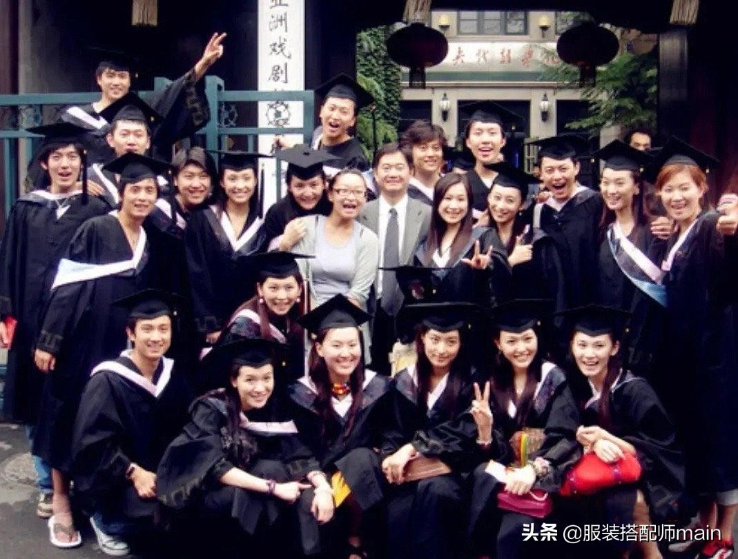 戲裡她是農婦王秀娥，戲外在中戲當老師，教出的學生都是演技派