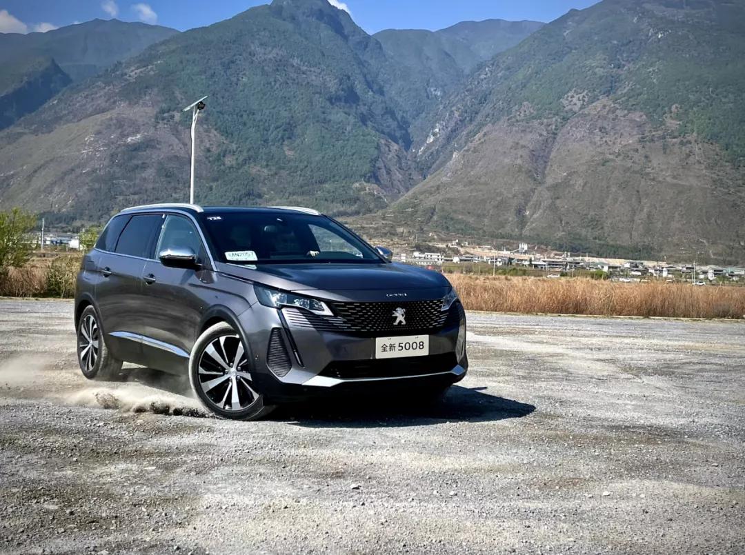 全系标配8AT，配置定价更有诚意，东风标致全新SUV值得一看