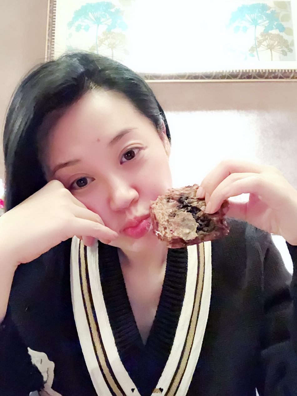 51岁的许晴，像是活在自己世界里的公主，不管别人如何谩骂恶评