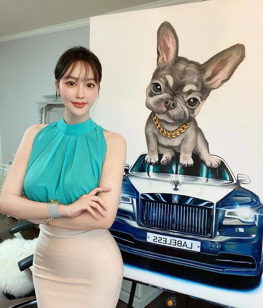 性感大腿美女壁纸 女画家美女图片图片