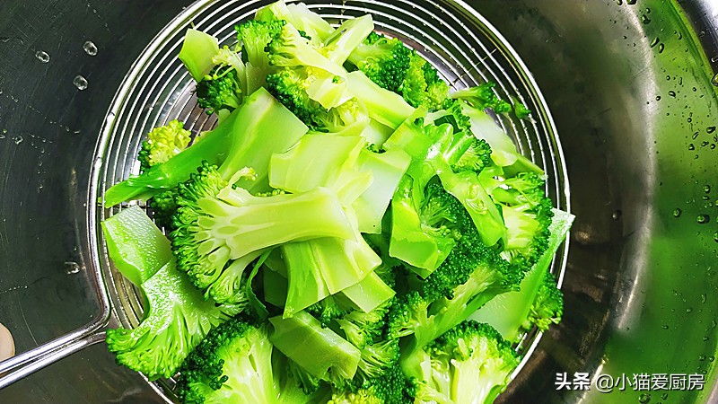 图片[7]-豆瓣酱拌西蓝花 简单的家常做法 口感清脆爽口 美味好吃-起舞食谱网