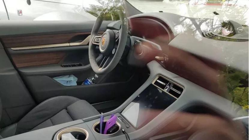 东风猛士民用版M50实车曝光，蔚来车主每月可享受4次免费换电